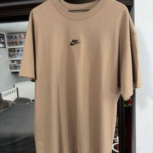 Nike SportsWear Men's Tan T-Shirt